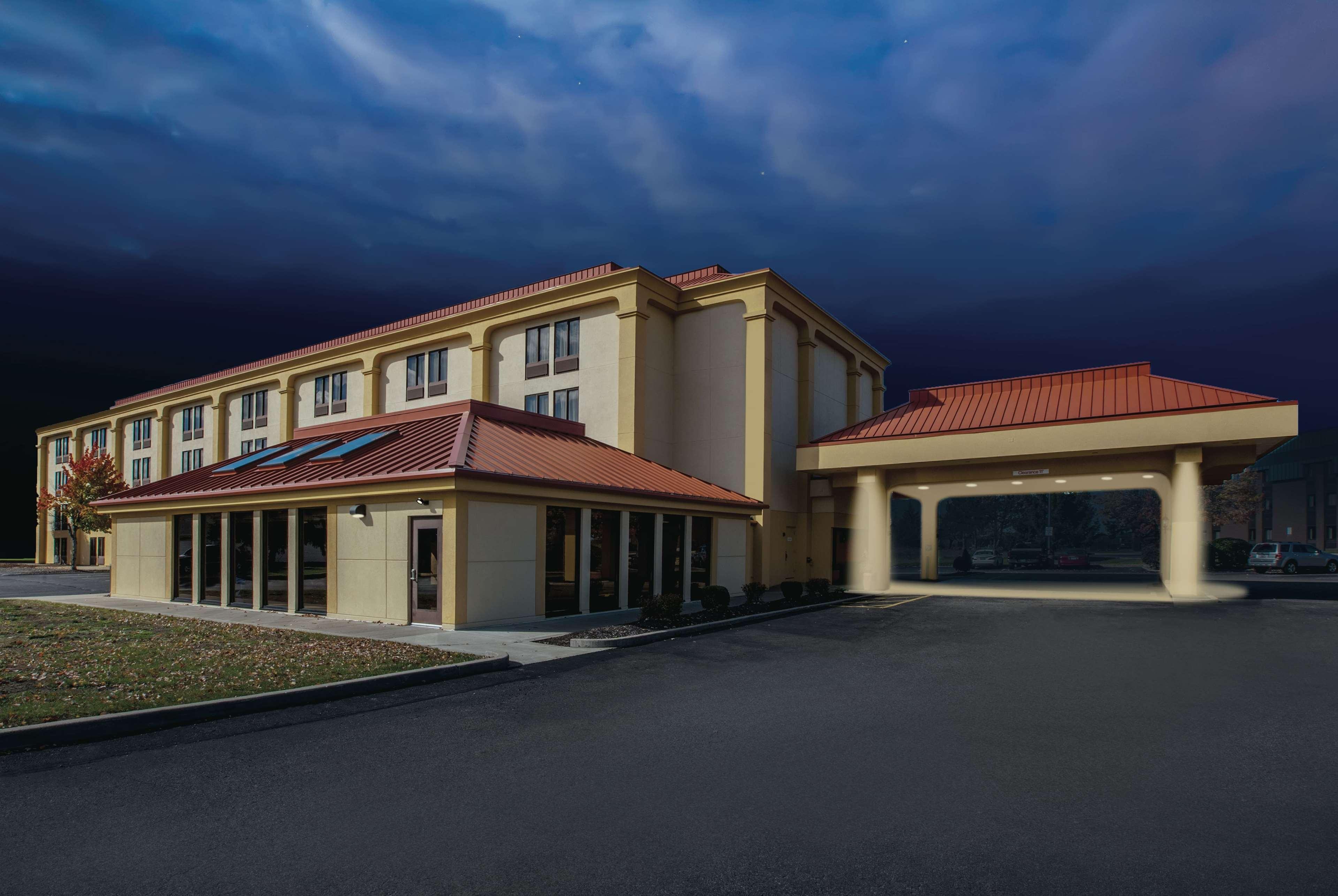 Country Inn & Suites By Radisson, Canton Near Hall Of Fame North Canton Exterior photo